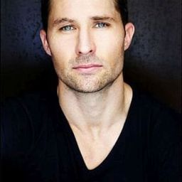 Ty Hungerford 飾演 Archer