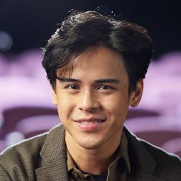 卡利爾·拉莫斯 飾演 James