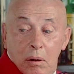 Raffaele di Sipio - Grand Hotel Excelsior演員 飾演Giovanni, il barman