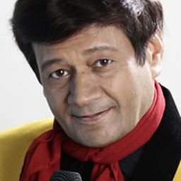 Kishore Anand Bhanushali 飾演 Dev