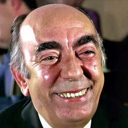 Dionysis Papagiannopoulos - 塞瑟島之旅演員 飾演Antonis