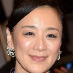 神野三鈴 飾演 Tokie