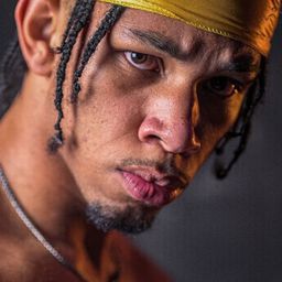 Leon Slater 飾演 Leon Slater