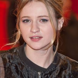 克莉絲塔·特瑞特 飾演 Betty Davert