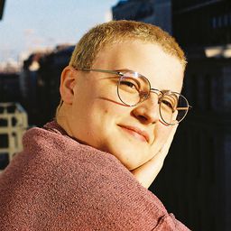 Aud Mason-Hyde - 我的外公占爸演員 飾演Frances