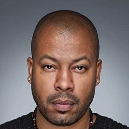 摩洛克·歐瑪里 飾演 Expert