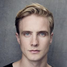 Henry Ashton 飾演 John Eisenhower