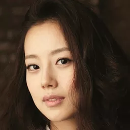 文彩元 飾演 Cho-seon