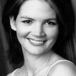 道恩·布拉德菲爾德 飾演 Mrs. Dalton