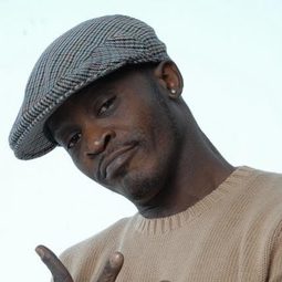 Derron 'Smokey' Edington 飾演 Burtie