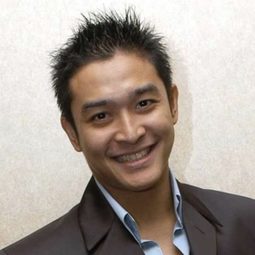 伊爾基·法勒茲 飾演 Suryo