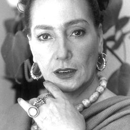 Maite Brik 飾演 Carmen Villa Sánchez