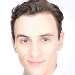 Alexander Vodopetov 飾演 The Mouse King