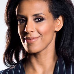 Rebecca Makonnen 飾演 Chroniqueur Talk Show