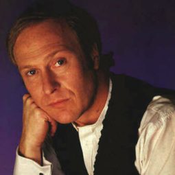 Nigel Le Vaillant - Tom's Midnight Garden演員 飾演Thomas Long (Adult)