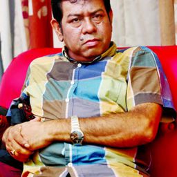 納德·喬杜里 飾演 Nader Chowdhury