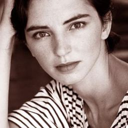 Inês de Medeiros 飾演 Graça