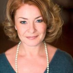 琳娜·溫德爾 飾演 Dr. Stade