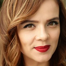 Burcu Altın - 大喜之夜演員 飾演Cansu