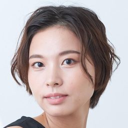 Eri Nagai 飾演 Hana Takahashi