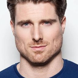 Marcus Rosner 飾演 Marco DeLuca