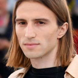 Baptiste Pinteaux 飾演 Mr. Wand