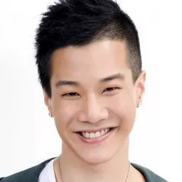 薛仕淩 飾演 Po-En