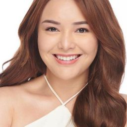 Amanda Manopo 飾演 Zora