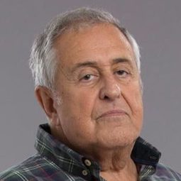 Nicolau Breyner 飾演 Augusto Cardoso