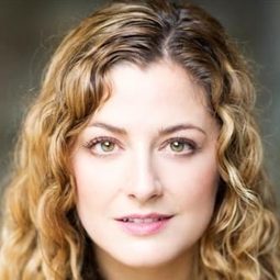 伊娜·瑪麗·史密斯 飾演 Nancy Dennison