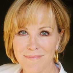 喬安娜·克恩斯 飾演 Alison's Mom