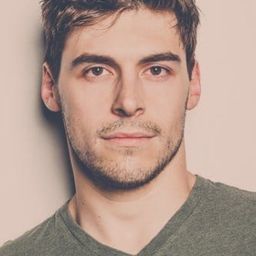 Andrew Pirozzi 飾演 Officer Kent