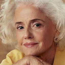 Marieta Severo 飾演 Vera