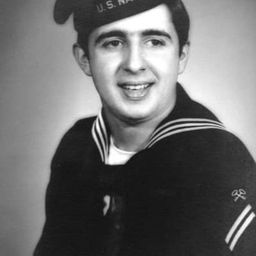 Michael Romano 飾演 Barista