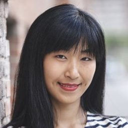 Yibing Cao 飾演 Xiao