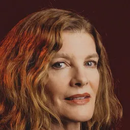 雲妮羅素 飾演 Lilly Raines