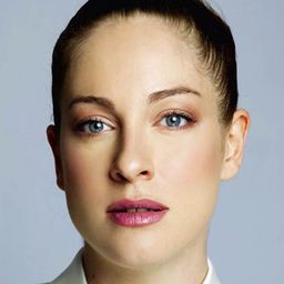 Hristina Popović 飾演 Mila