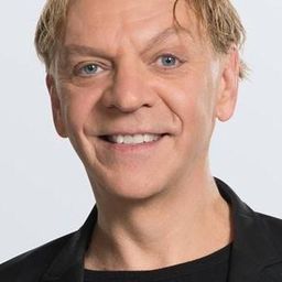 Marc Labrèche 飾演 Jeune Me Mayer