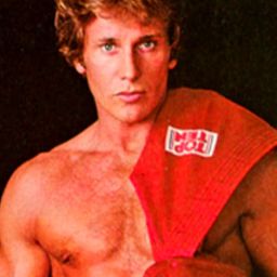 Joe Lewis 飾演 Carpenter