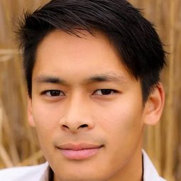 Kage Yami 飾演 Chavez