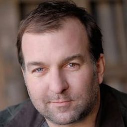 Calum Grant - 恐龍大時代演員 飾演Pervis (voice)