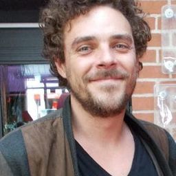 Miron Jagniewski 飾演 Krzysiek