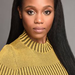 Brandi Huzzie 飾演 Denise