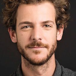 Guillermo Barrientos 飾演 Asaltante joven