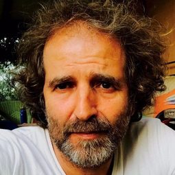 Mauro Muñiz - 吻到未來演員 飾演Santiago Doñate