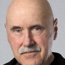 布萊恩·迪列特 飾演 Everett