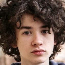 Adrian Moore - 夢幻足球課程演員 飾演Joost Bornstedt