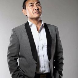 薩文·菲利普 飾演 Playboy