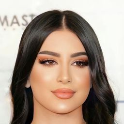 Vania Salar 飾演 Rojin