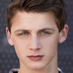 Brady Gentry - 絕望之路演員 飾演Cody